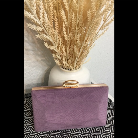 Accessories - Textured Clutch